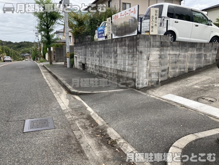 和泉市光明台2丁目11-1の月極駐車場6