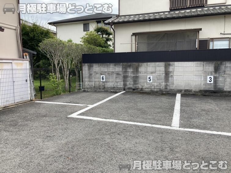 和泉市光明台2丁目11-1の月極駐車場2