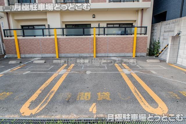 大阪市平野区平野上町1丁目11-26の月極駐車場2