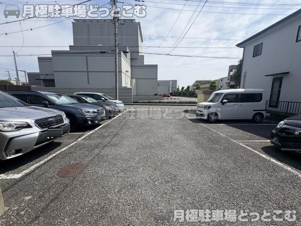 さいたま市中央区上峰3丁目12-12の月極駐車場4