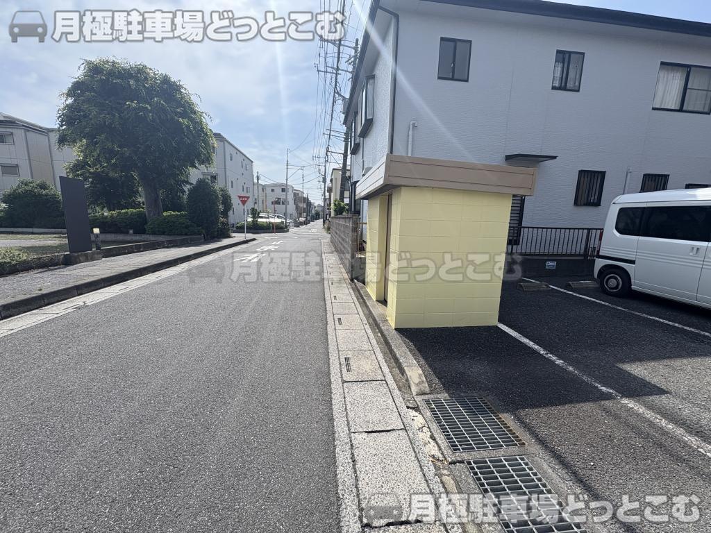 さいたま市中央区上峰3丁目12-12の月極駐車場8