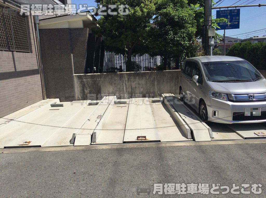 堺市堺区北庄町2-2-13の月極駐車場3