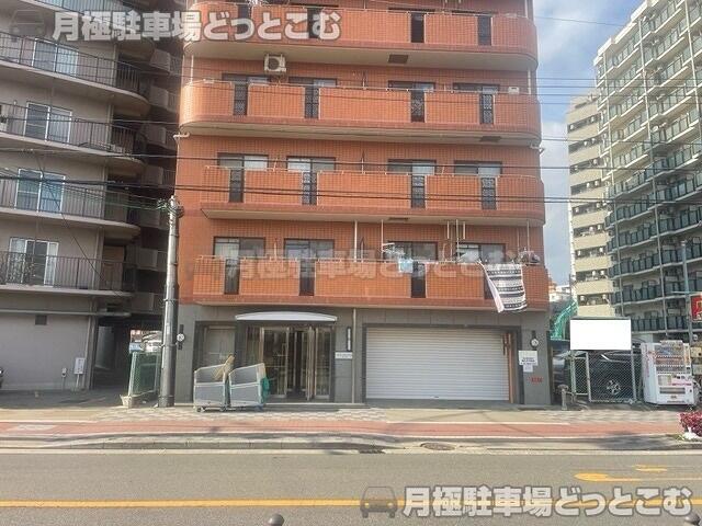 大阪市淀川区宮原1-16-48の月極駐車場1