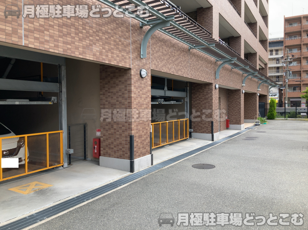 大阪市福島区大開3-3-23の月極駐車場2