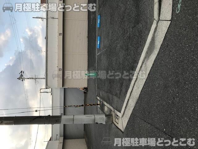 堺市東区菩提町1丁185-2の月極駐車場3