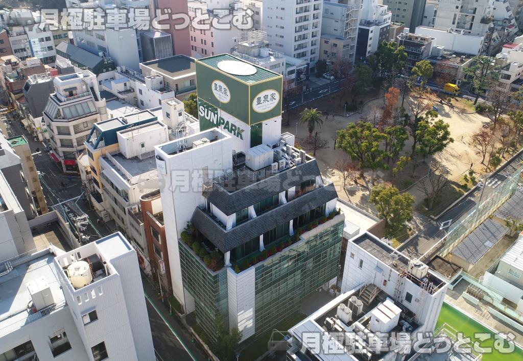 大阪市西区京町堀1丁目11番1号の月極駐車場4