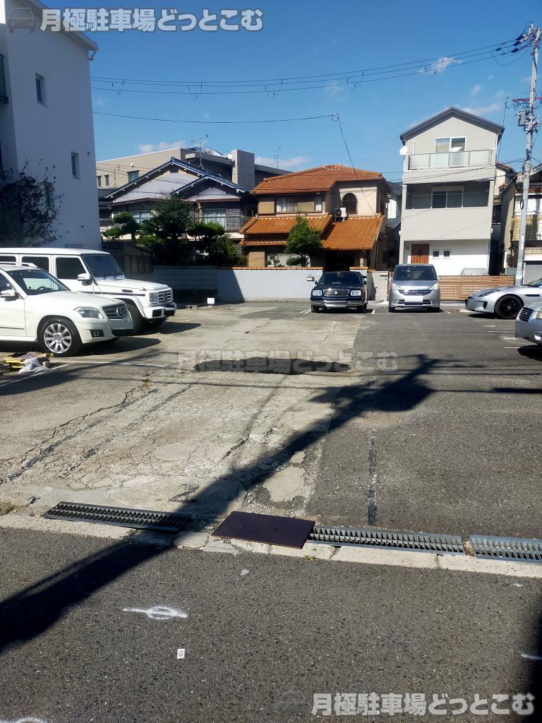 大阪市阿倍野区北畠2-11-13の月極駐車場3