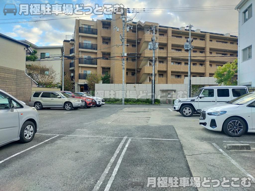 大阪市阿倍野区北畠2-11-13の月極駐車場4