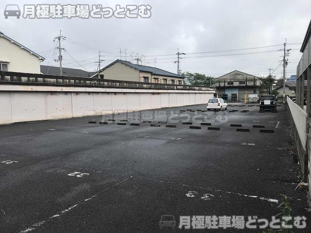 東大阪市友井1丁目3の月極駐車場2