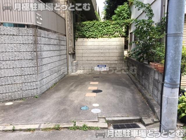 東大阪市高井田元町2-1-60の月極駐車場1