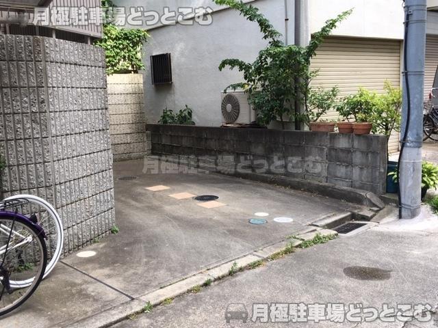 東大阪市高井田元町2-1-60の月極駐車場3