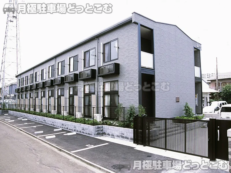 藤沢市白旗2－18－9の月極駐車場1