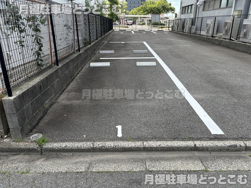 春日井市高蔵寺町北4丁目1番13、1番14の月極駐車場7