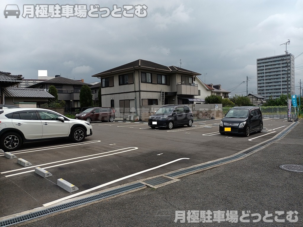 寝屋川市木田町9-21の月極駐車場2