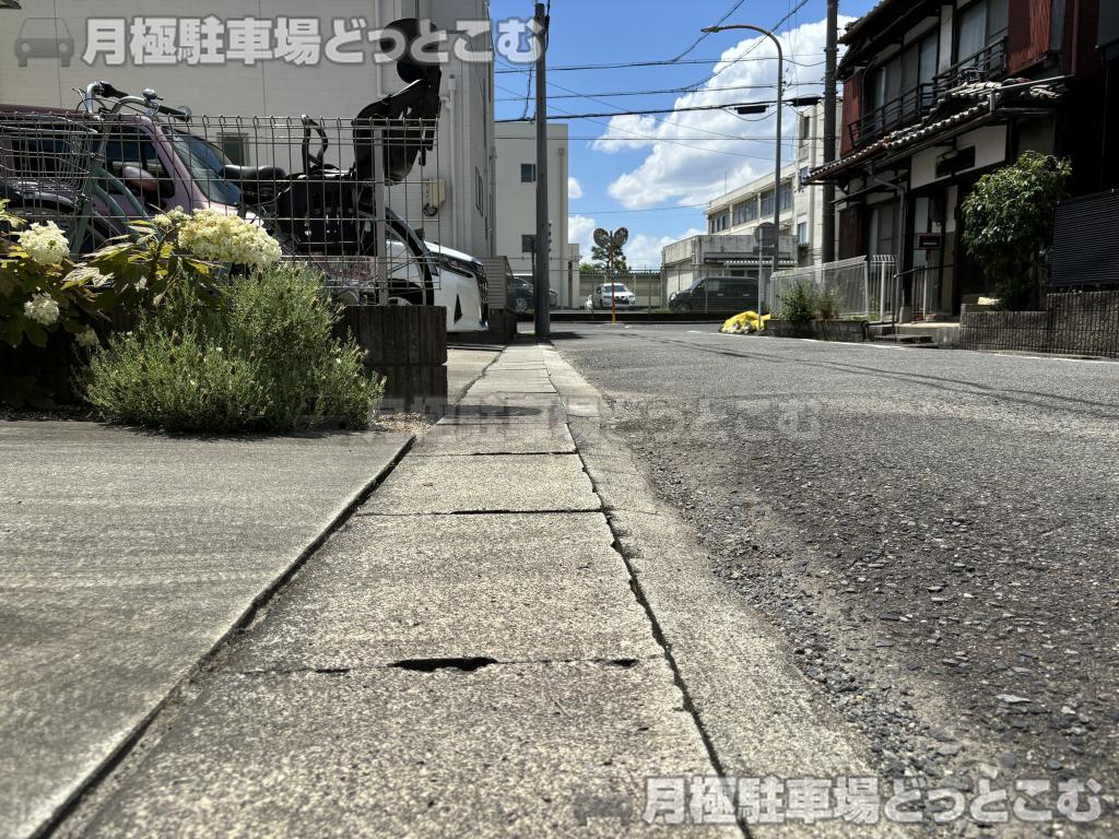 春日井市天神町19番2の月極駐車場5