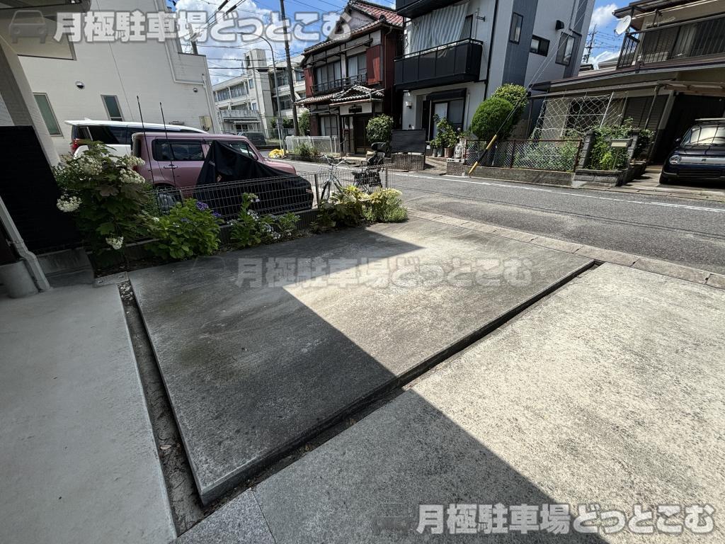 春日井市天神町19番2の月極駐車場9