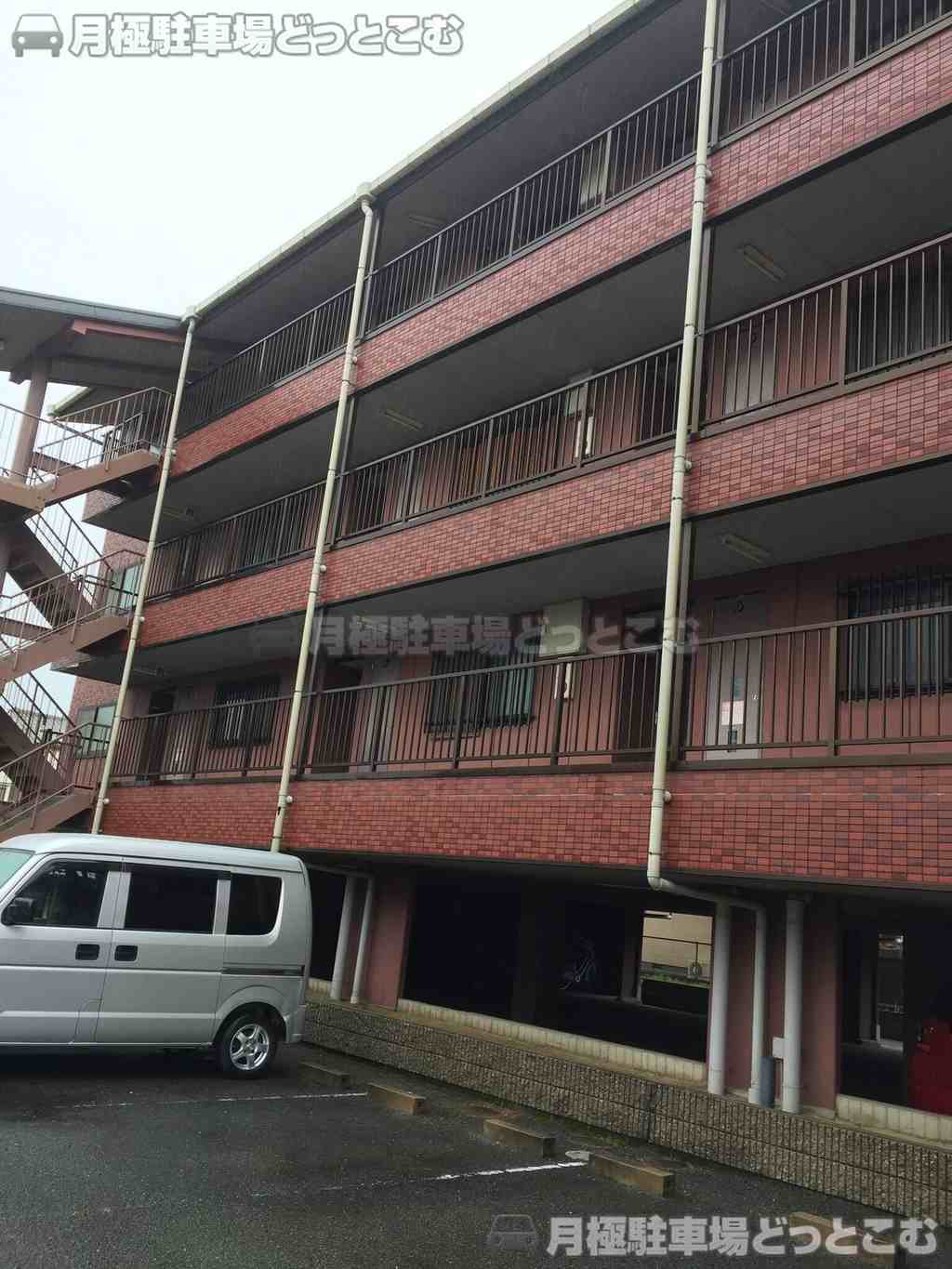 八尾市上之島町北2丁目16-3の月極駐車場2