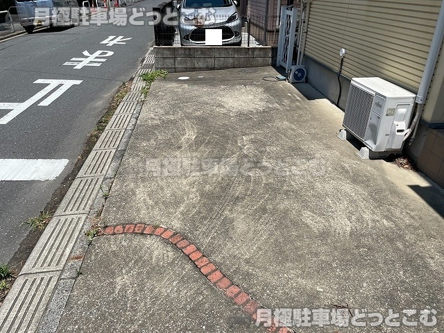 松戸市新松戸3丁目303-7の月極駐車場4