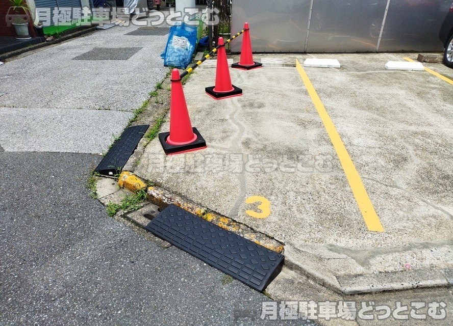 荒川区町屋7丁目1882-17の月極駐車場2
