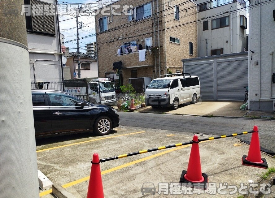 荒川区町屋7丁目1882-17の月極駐車場5