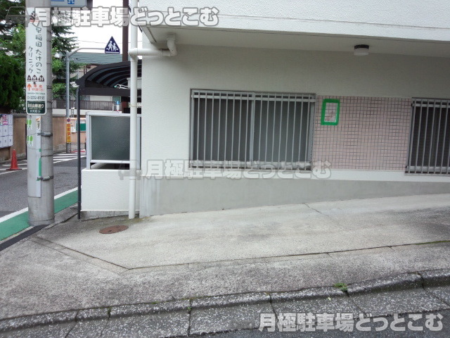 新宿区弁天町9の月極駐車場2