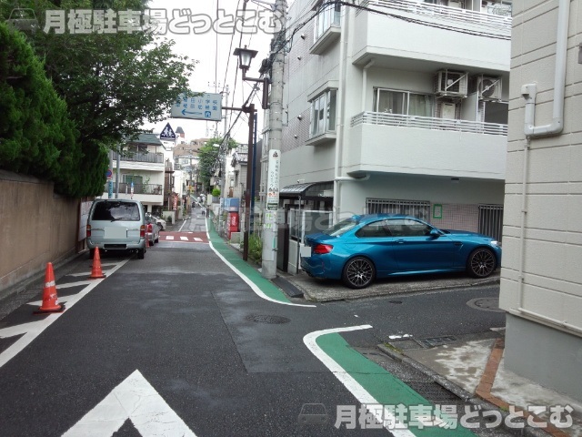 新宿区弁天町9の月極駐車場3