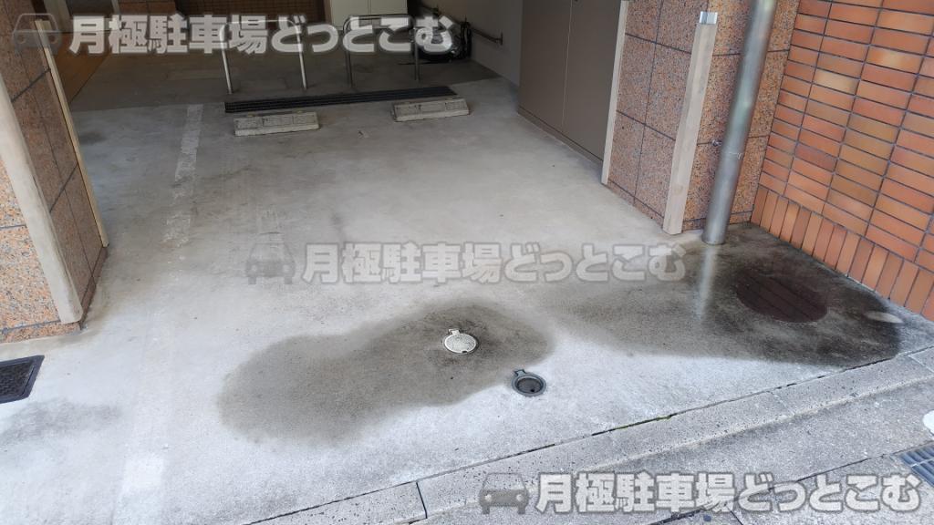 名古屋市千種区春里町4丁目19の月極駐車場6