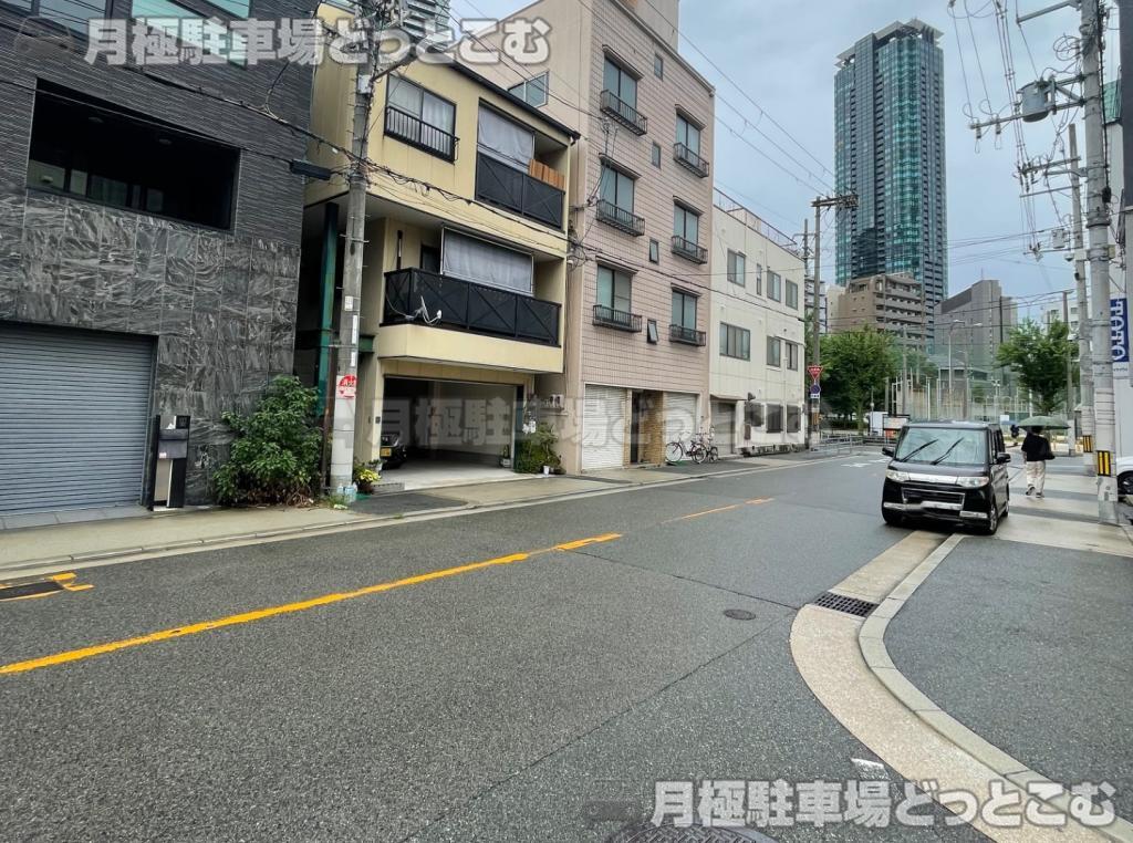 大阪市北区大淀中3丁目1-8の月極駐車場8