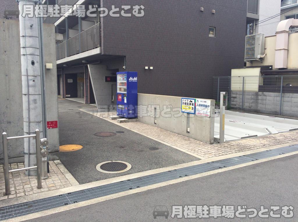 吹田市垂水町3-26-27の月極駐車場2