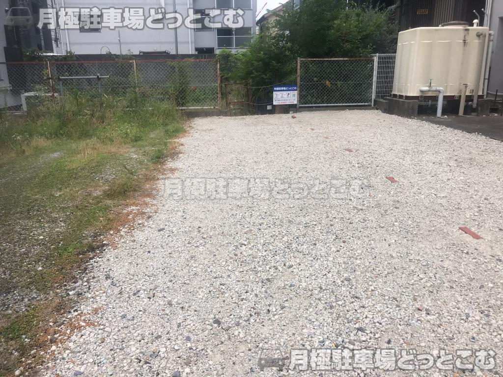 名古屋市千種区清住町1丁目72-1の月極駐車場3