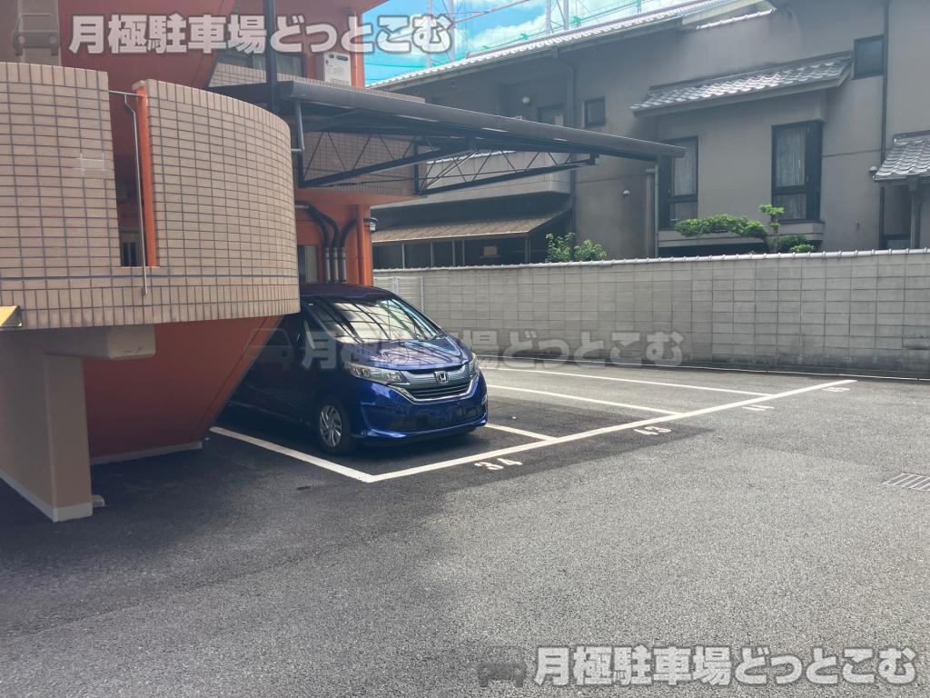 大阪市鶴見区諸口6丁目15-33の月極駐車場2