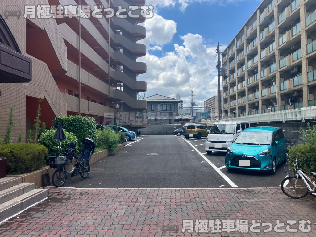 大阪市鶴見区諸口6丁目15-33の月極駐車場4