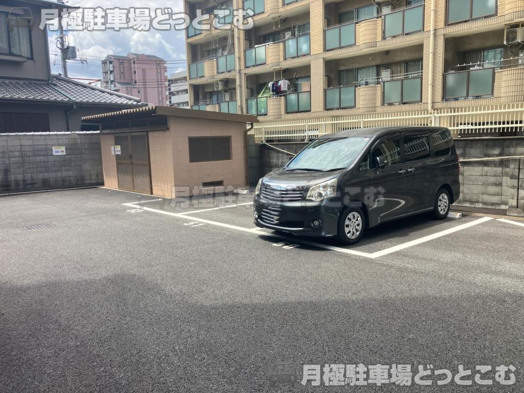 大阪市鶴見区諸口6丁目15-33の月極駐車場5