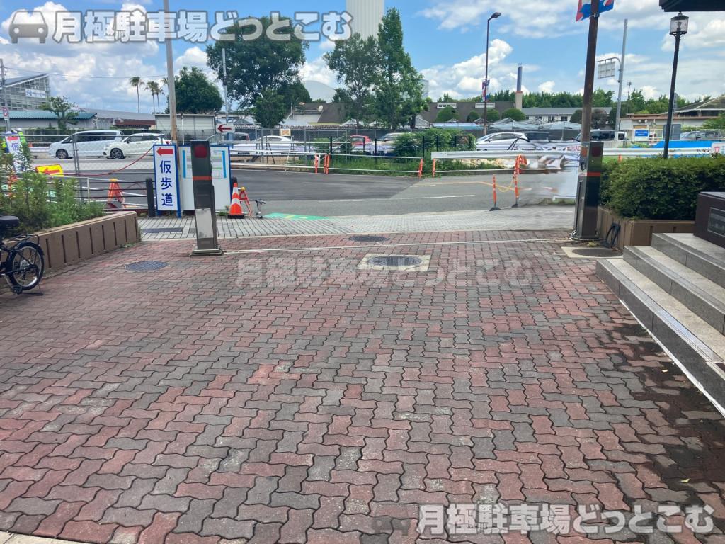 大阪市鶴見区諸口6丁目15-33の月極駐車場8