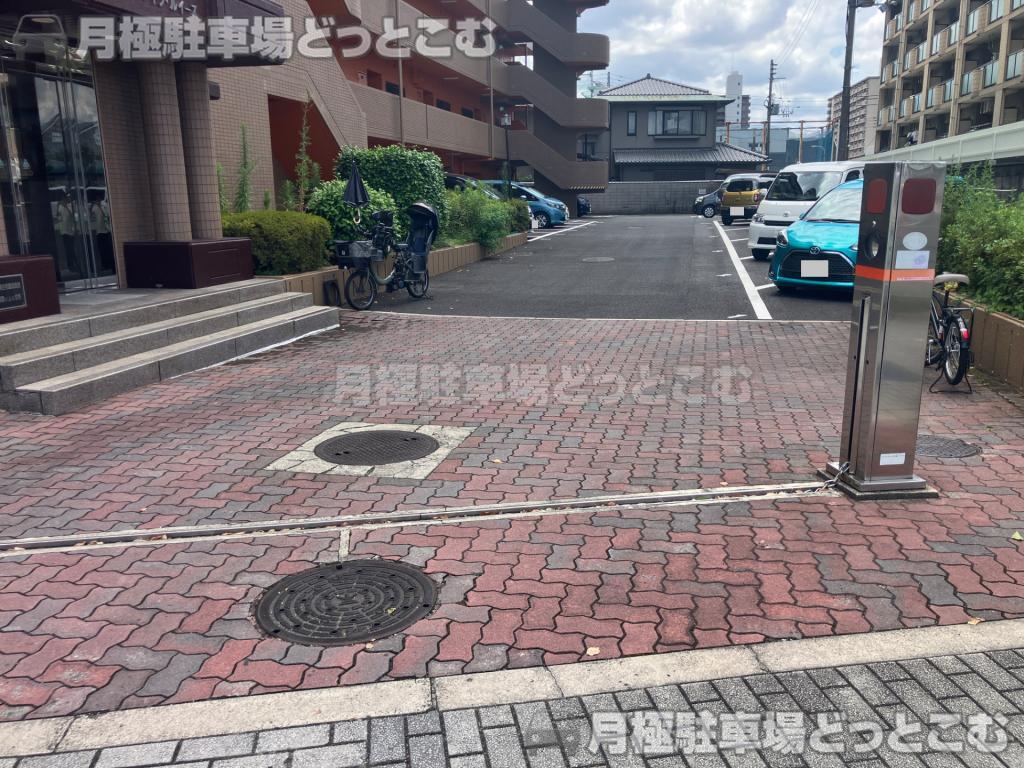 大阪市鶴見区諸口6丁目15-33の月極駐車場4