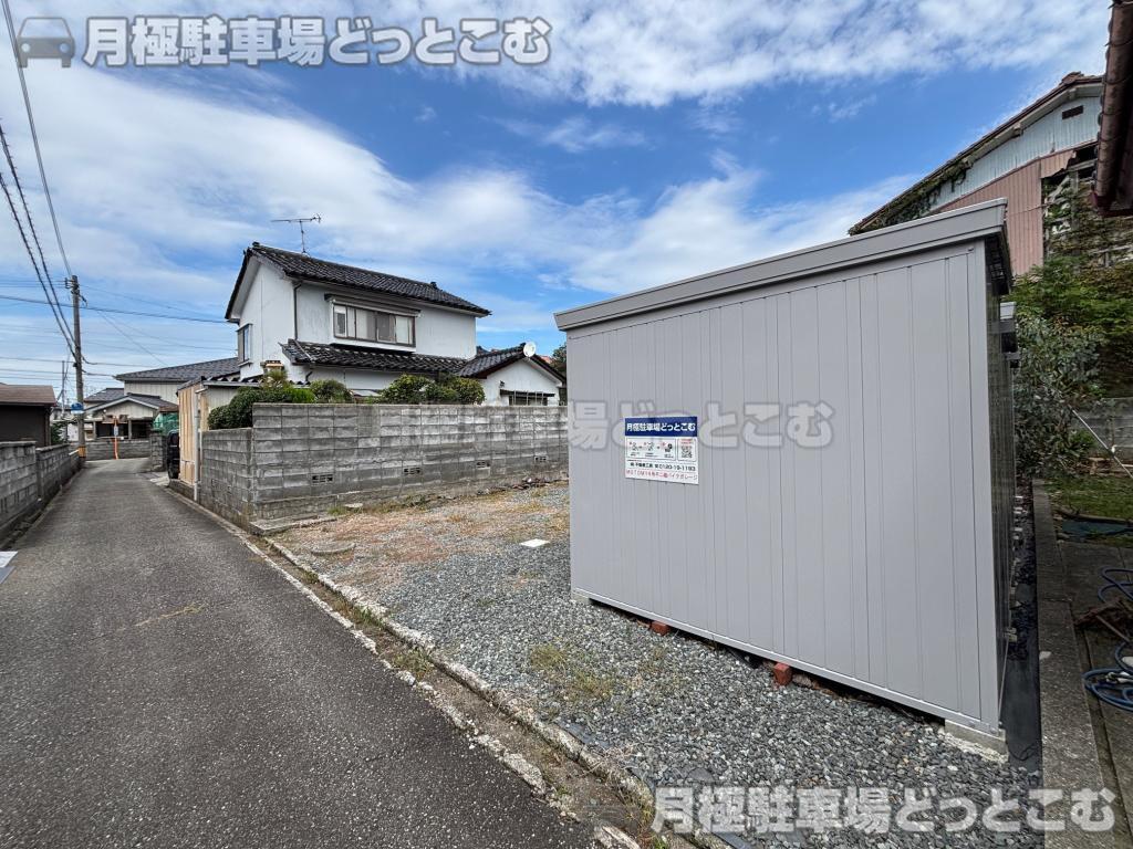 富山市秋吉新町197-3の月極駐車場2