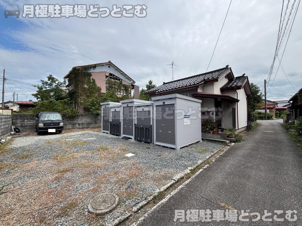 富山市秋吉新町197-3の月極駐車場5