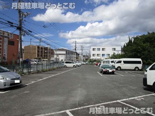 枚方市伊加賀西町987-1の月極駐車場1