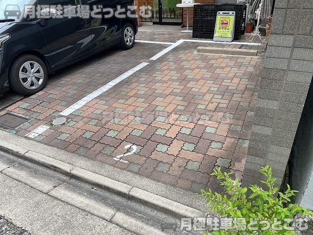 名古屋市東区泉2丁目12-11の月極駐車場6