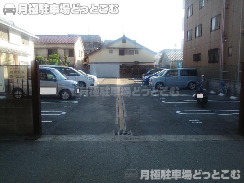 豊中市服部本町5丁目7の月極駐車場2