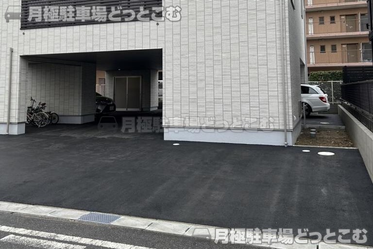尾張旭市向町2丁目6-22の月極駐車場5
