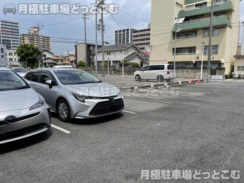 四日市市西浦1丁目201番2の月極駐車場5