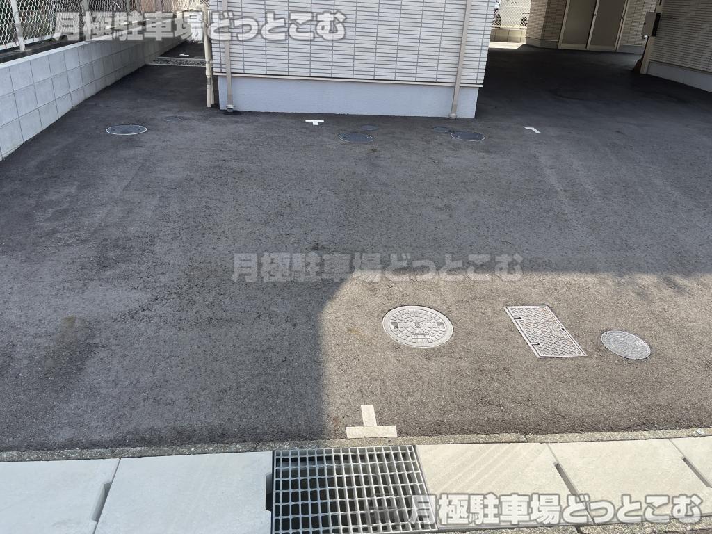 尾張旭市向町2丁目6-22の月極駐車場8