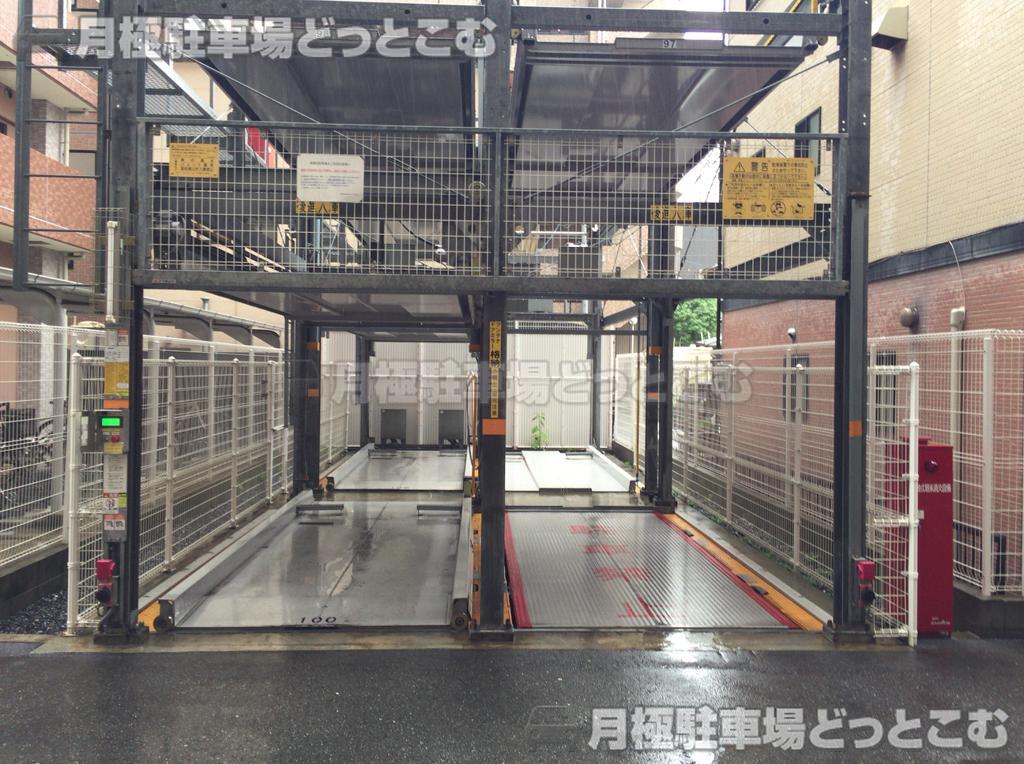 大阪市北区中崎3丁目4-22の月極駐車場2