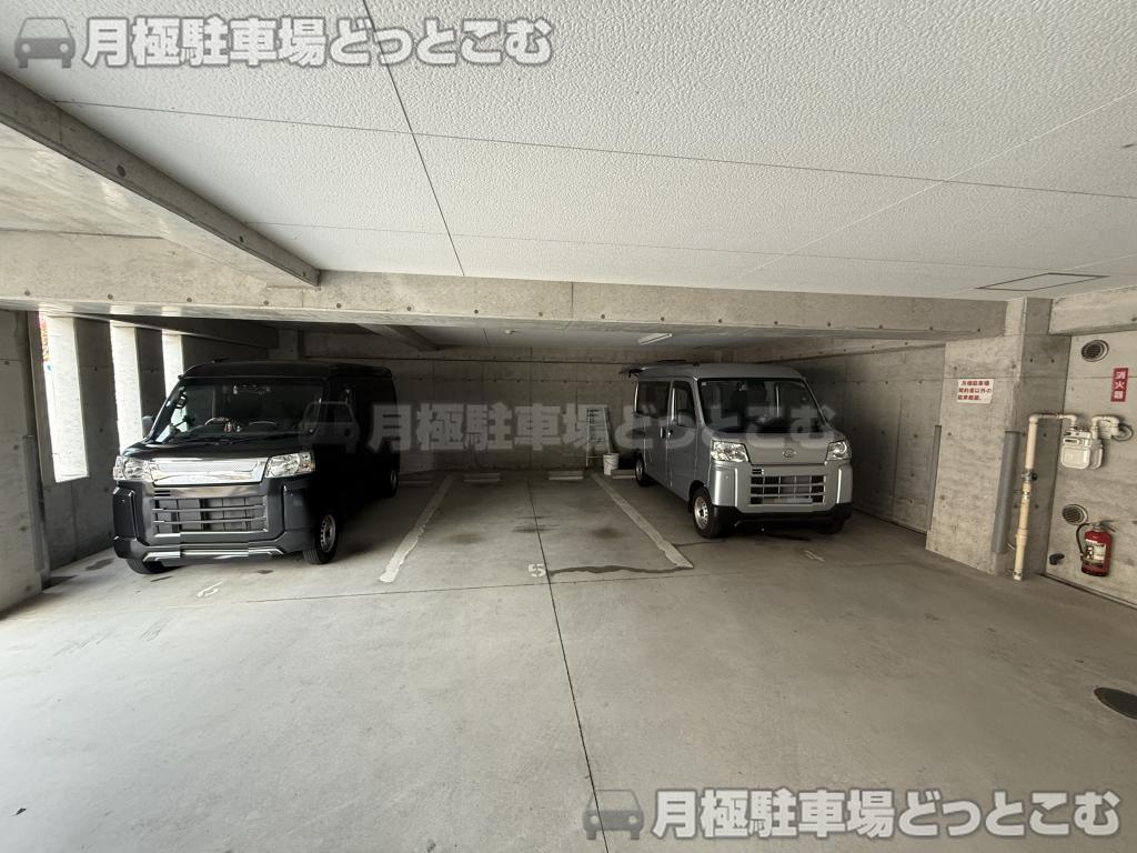 名古屋市千種区月見坂町1丁目23-1の月極駐車場5