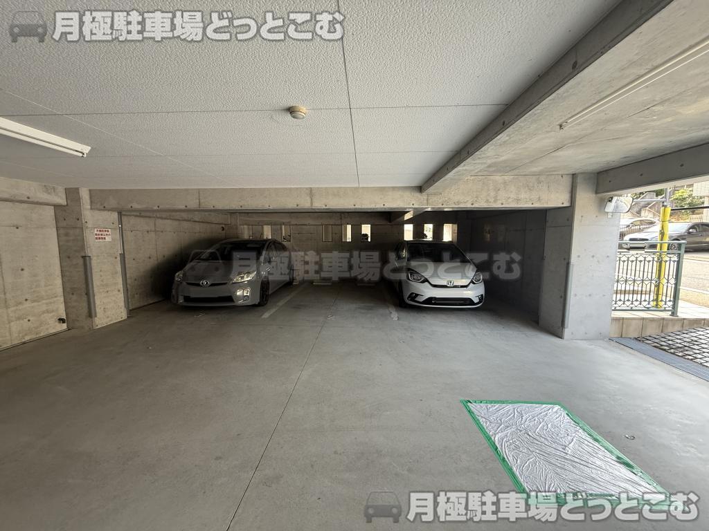 名古屋市千種区月見坂町1丁目23-1の月極駐車場6