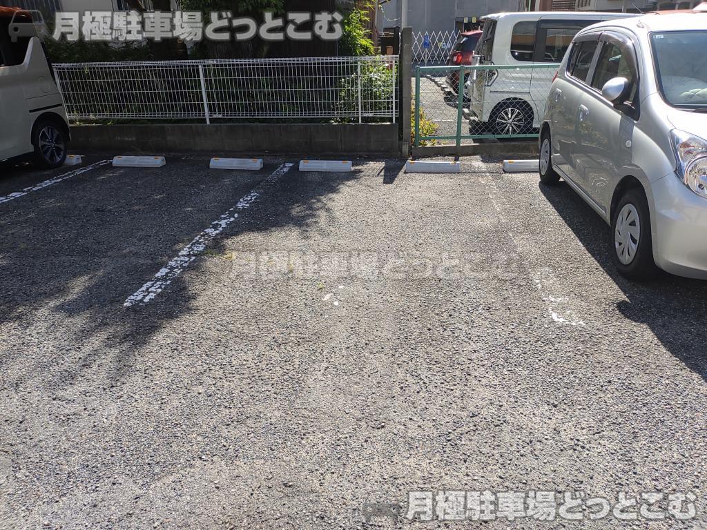 名古屋市南区豊田2丁目2202の月極駐車場2