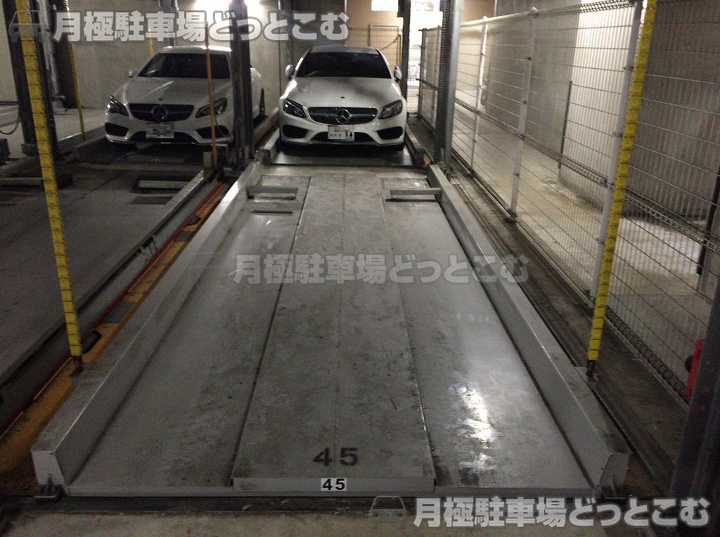 大阪市北区中崎3丁目4-22の月極駐車場4