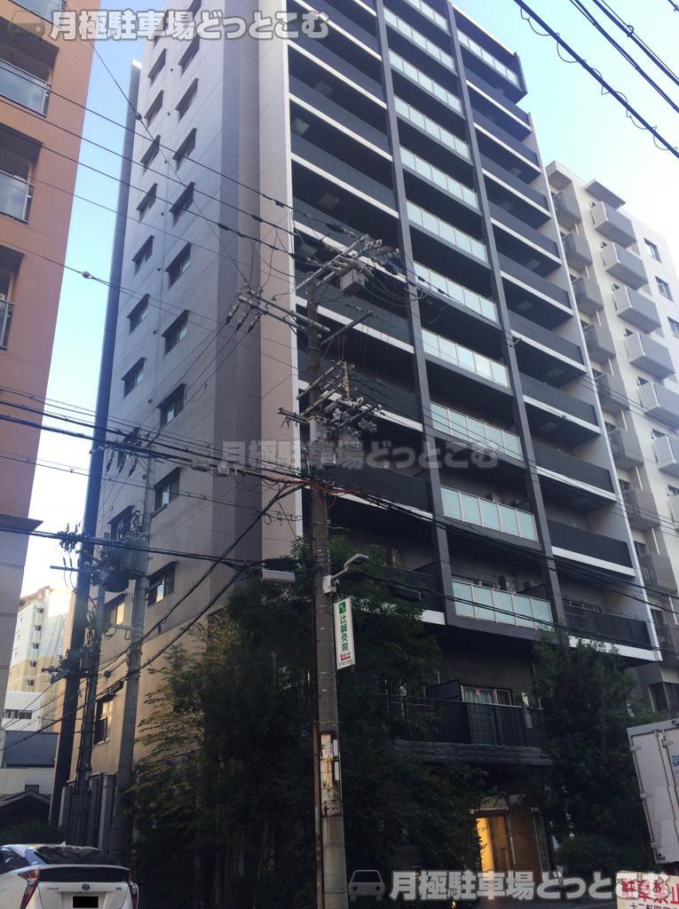 大阪市中央区十二軒町3-22の月極駐車場3