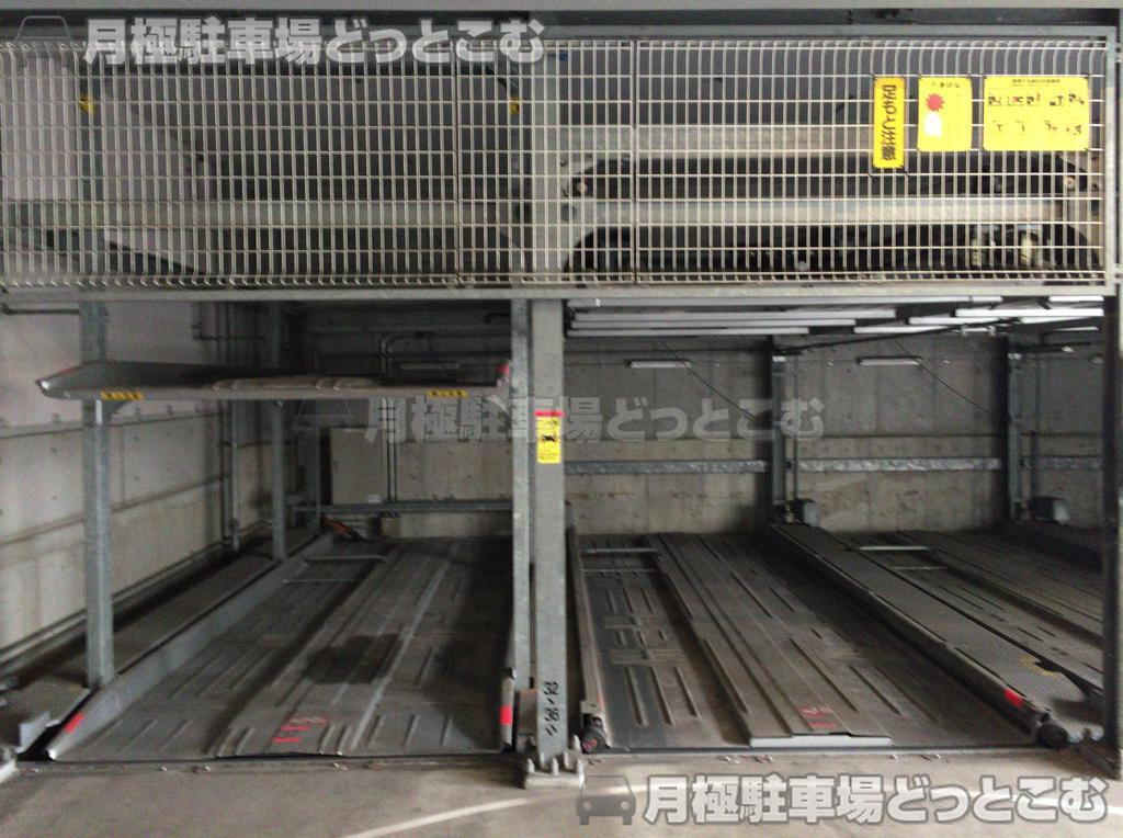 大阪市中央区玉造2-1-10の月極駐車場1